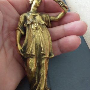 Objets anciens en bronze