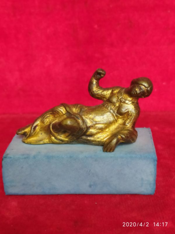 Bronze femme au repos