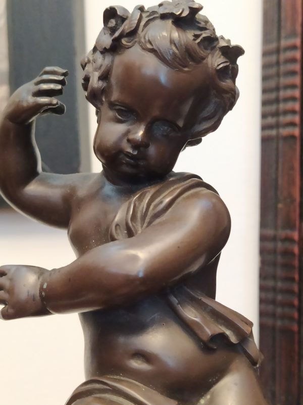 Détail bronze putto