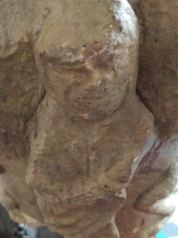 detail personnage pierre romane