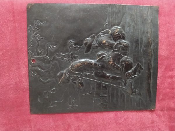 plaquette bronze personnages